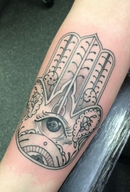 小臂old school黑灰法蒂玛之手纹身图案
