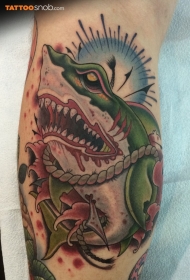 腿部现代传统风格的血腥鲨鱼纹身图片