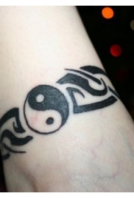 脚踝阴阳八卦与图腾脚链纹身图案