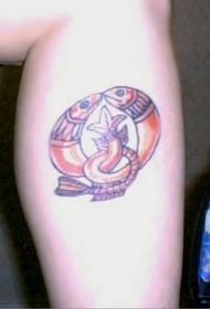 腿部彩色绳结鱼纹身图案