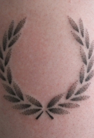 手臂黑灰色月桂花圈纹身图案
