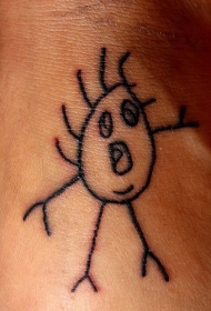 肩部简约无色的卡通纹身图案
