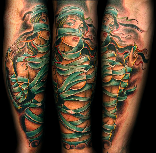 old school手臂彩色卡通木乃伊女人纹身图案