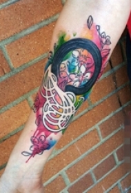 多款简单个性抽象线条描绘的创意纹身图案