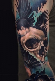 手臂令人印象深刻的斑斓女人形骷髅纹身图案