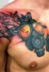 胸部逼真的彩色防毒面具纹身图案