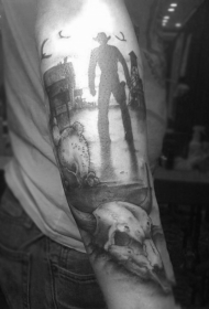 手臂黑灰牛仔和城市羊头骷髅纹身图案