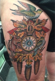 腿部彩色时钟与各种动物纹身图案