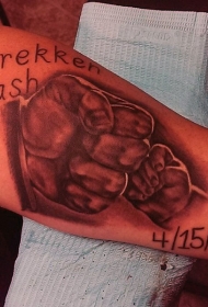 手臂甜蜜的纪念小宝宝手纹身图案