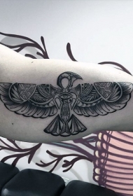 大臂内侧黑色部落古鸟纹身图案
