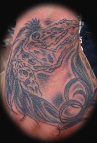 手部黑色怪物头像纹身图案