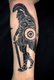 小腿黑色勇士部落风格纹身图案
