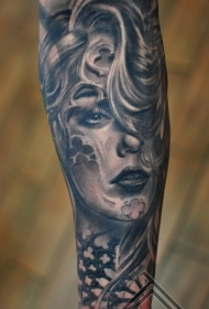 墨西哥传统黑白女性肖像手臂纹身图案