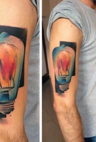 手臂彩色大灯泡纹身图案