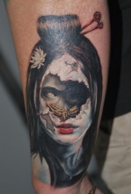 小臂现代传统风格彩色恶魔艺妓和蝴蝶纹身图案