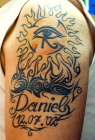 肩部彩色神秘符号与太阳纹身图片