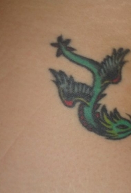 腰侧彩色讨厌的怪物龙纹身图片