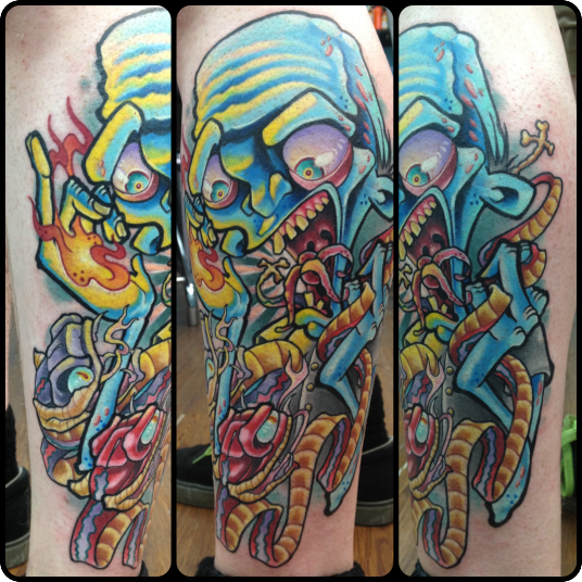 小腿彩色卡通蛇和僵尸纹身图案