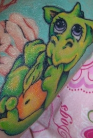 绿色的卡通小龙纹身图案