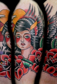 手臂old school女人与玫瑰和钻石纹身图案