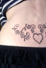 腰部可爱的心形与图腾黑色纹身图案