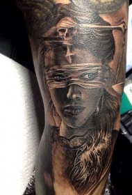 手臂插图风格的彩色魔法女人纹身图案