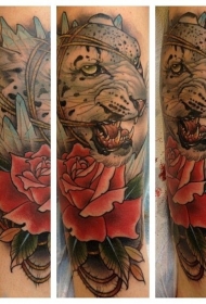 腿部彩色白豹与红玫瑰纹身图片