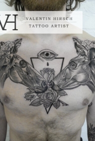 胸部雕刻风格黑色马头与花朵眼睛纹身图案