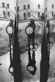 手臂写实逼真的孤独男孩与时钟纹身图案