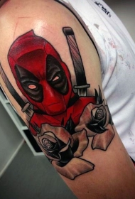 肩部彩色死侍与玫瑰花纹身图案