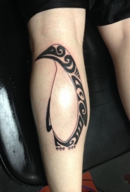 小腿部落风格黑色企鹅纹身图案