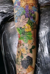 小臂彩色各种花朵水果植物纹身图案