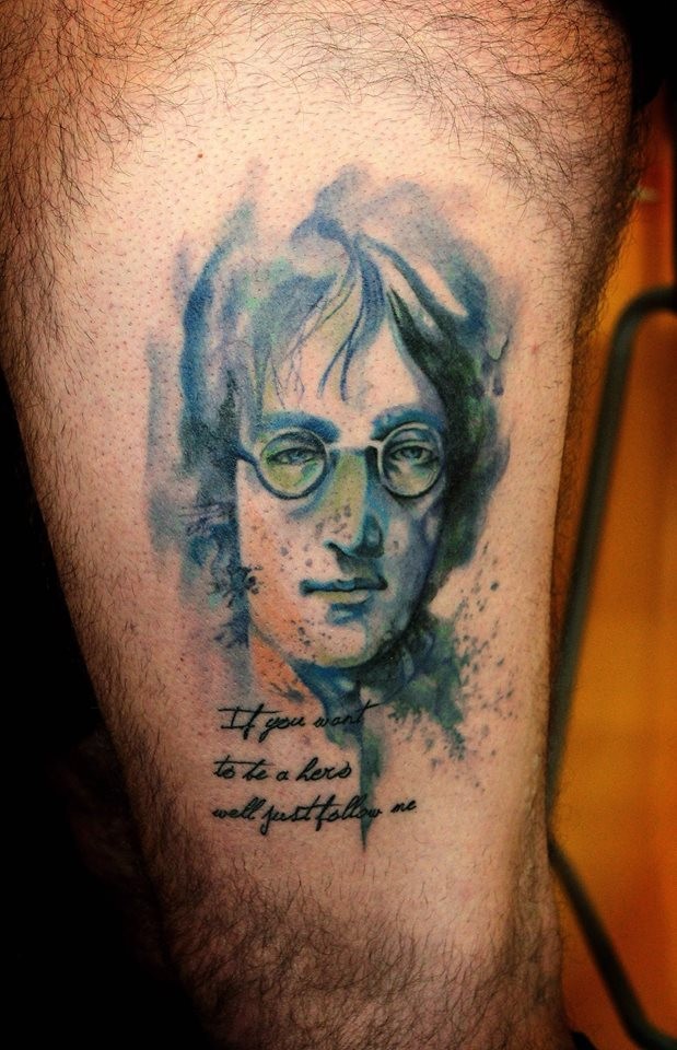 腿部插画风格色彩的人物肖像纹身图案