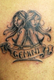 两个女孩黑色纹身图案