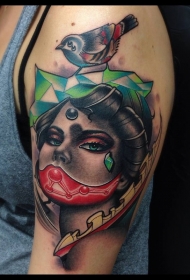 大臂new school彩色妇女与鸟类纹身图案