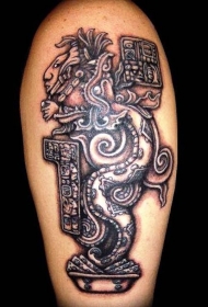 古代绘画颜色小丑雕像肩部纹身