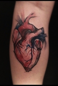 手臂彩色简单的老式风格心脏纹身图案