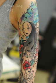 手臂彩色卡通无脸男和龙猫纹身图案