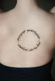 背部神秘奇特的符号字母黑色纹身图案