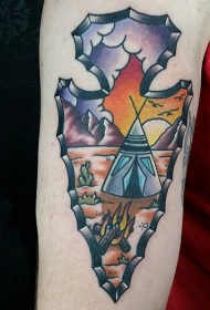 手臂老派风格的彩色印度房子纹身图案