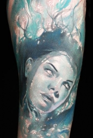 腿部令人毛骨悚然的恐怖女孩纹身图片