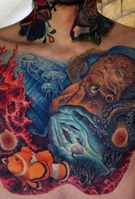 胸部华丽多彩海底世界鱼纹身图案