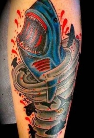 腿部彩色大鲨鱼在漩涡里的纹身图案