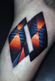 大臂内侧彩色几何饰品纹身图案