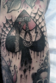 old school彩色黑桃符号手臂纹身图案