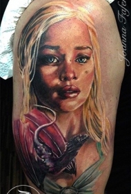 大臂彩色龙女王权力游戏人物纹身图案