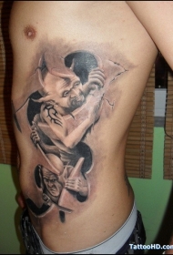 男性腰部邪恶怪物纹身图案