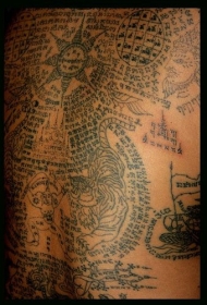 背部原始印度教著作纹身图案