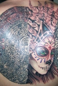 背部惊人的血腥玛雅石雕结合部落妇女肖像纹身图案