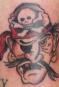 长胡子的海盗和骷髅纹身图案
